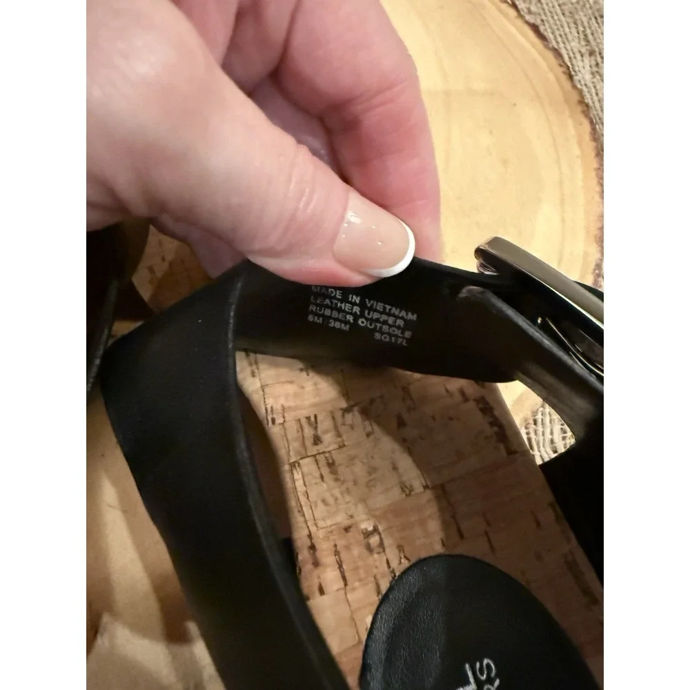 Michael Kors Women's Mk London Buckle Thong Sandal Black Block Heel 6M New - Picture 11 of 14